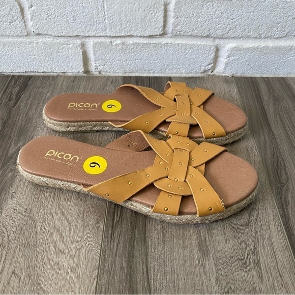 NEW Picon Spain Tan Yellow Gold Leather Sandals Flats Women’s Size 9 - Picture 1 of 8